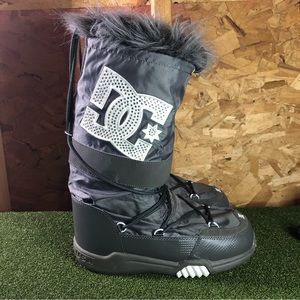 DC Women’s Chalet 2.0 LEI Gray Nylon Lace Up Snow Boots Women’s 10